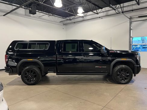 Used 2024 GMC Sierra 2500 AT4 w/ AT4 Premium Plus Package image 2