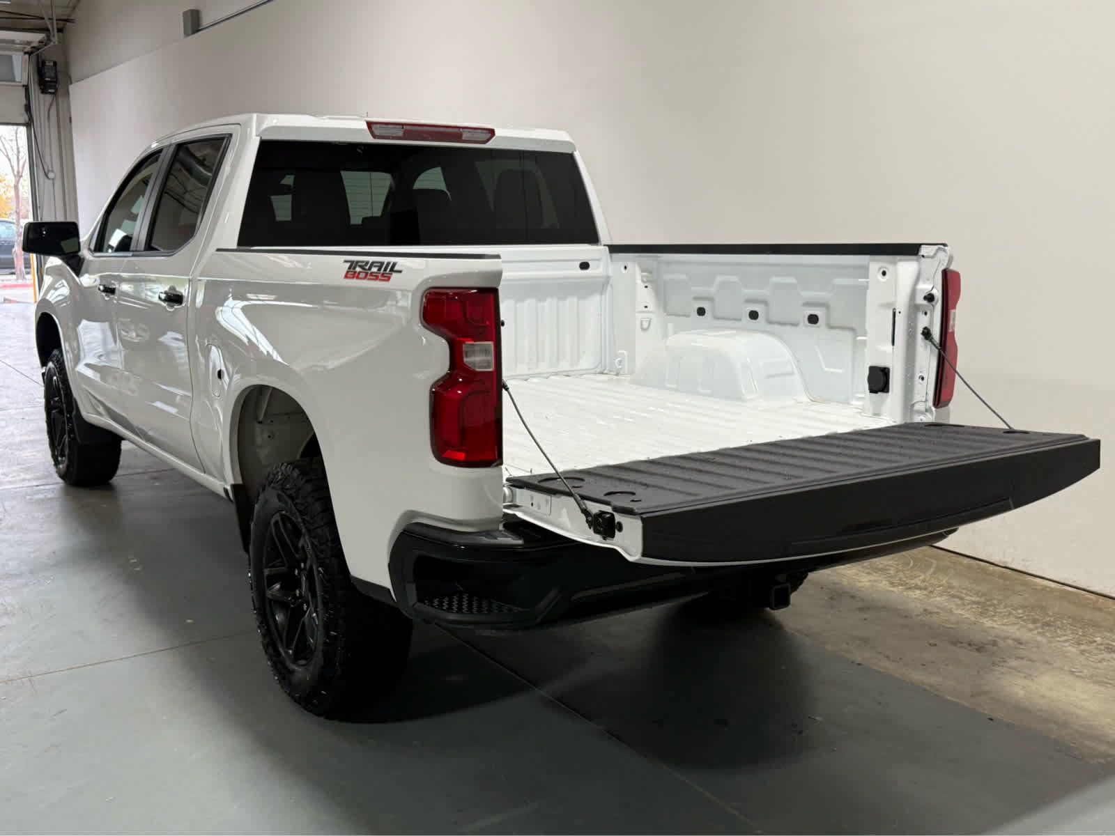 Used 2026 Chevrolet Silverado 1500 LT Trail Boss AWD/4WD image 4