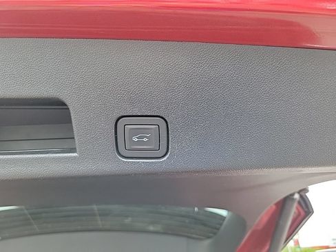 Used 2025 Buick Enclave Avenir AWD/4WD image 9