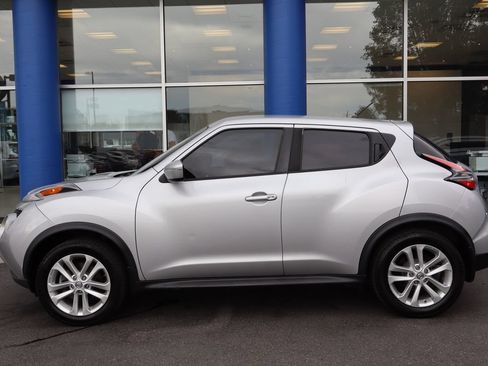 Used 2016 Nissan Juke S AWD/4WD image 2
