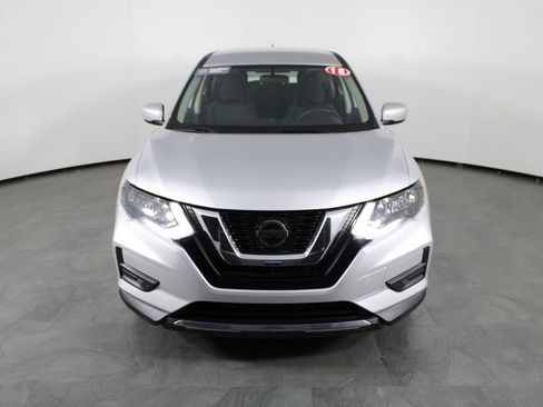 Certified 2018 Nissan Rogue S image 12