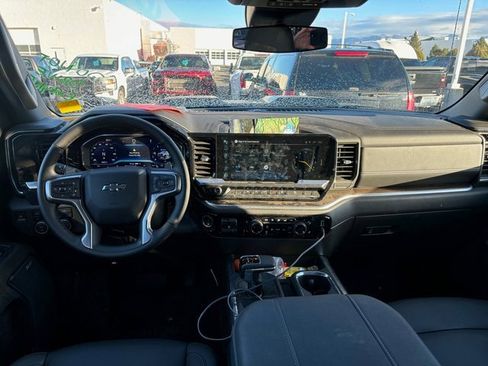 Used 2025 Chevrolet Silverado 1500 LT Trail Boss w/ Convenience Package II image 4