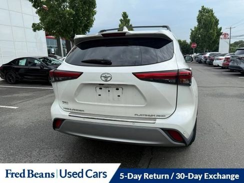 Used 2020 Toyota Highlander Platinum AWD/4WD image 6