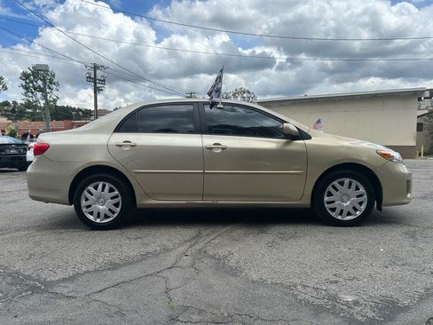 Used 2012 Toyota Corolla LE FWD image 3