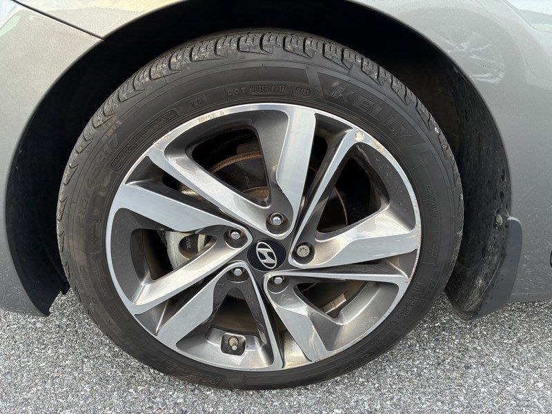 Used 2014 Hyundai Elantra Limited w/ Option Group 03 FWD image 21