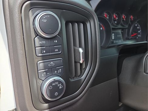 Used 2020 GMC Sierra 1500 4x4 Crew Cab w/ Sierra Value Package image 11