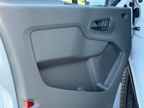 New 2025 Ford Transit 250 148 Medium Roof image 9