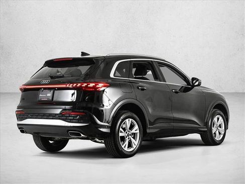 Certified 2025 Audi Q5 Premium w/ Convenience Package AWD/4WD image 5
