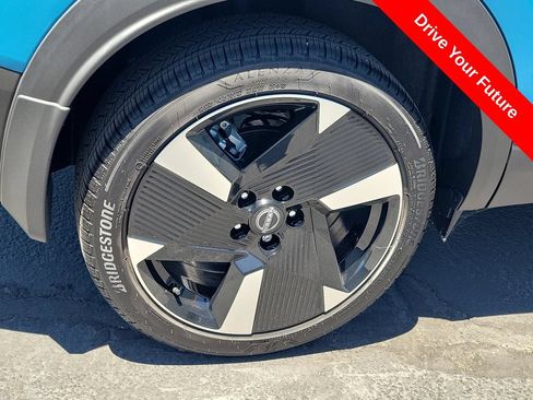 Used 2025 Nissan Kicks SR FWD image 31