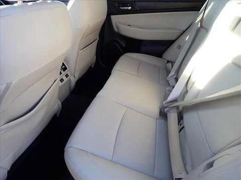 Used 2017 Subaru Outback 3.6R Limited image 5