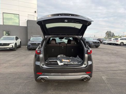 New 2025 MAZDA CX-5 Signature image 11