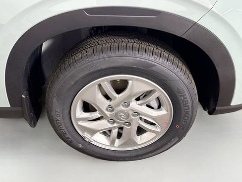 New 2026 Hyundai Venue SE image 4