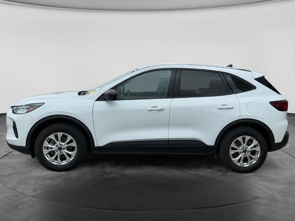 Used 2025 Ford Escape Active AWD/4WD image 5