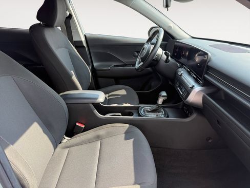 Used 2025 Hyundai Kona SEL AWD/4WD image 15
