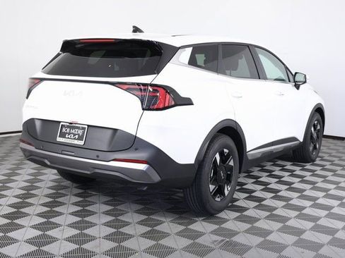 New 2026 Kia Sportage LX image 4