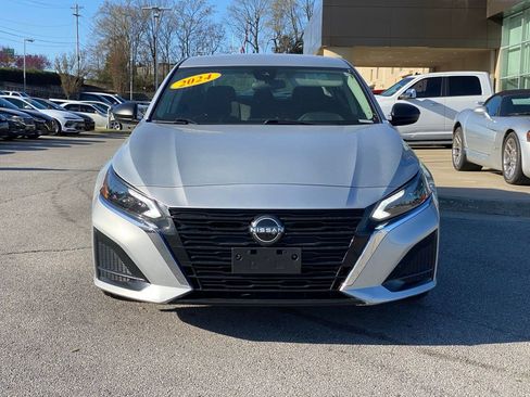 Used 2024 Nissan Altima 2.5 S FWD image 2