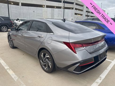 Used 2024 Hyundai Elantra SEL w/ Convenience Package image 6