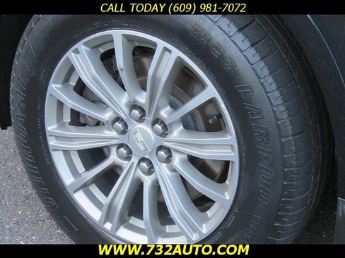 Used 2017 Cadillac XT5 Luxury w/ Driver Awareness Package AWD/4WD image 31