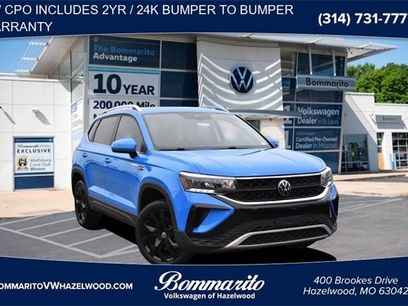 Certified 2022 Volkswagen Taos SE w/ Panoramic Sunroof Package