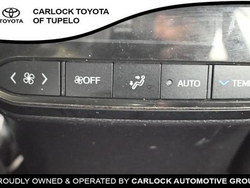 Used 2023 Toyota Highlander XLE FWD image 23