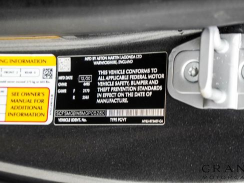 Used 2021 Aston Martin V8 Vantage Roadster RWD image 45