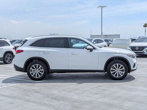 Used 2026 Mercedes-Benz GLC 300 4MATIC image 4