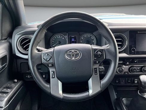 Used 2018 Toyota Tacoma TRD Pro AWD/4WD image 9