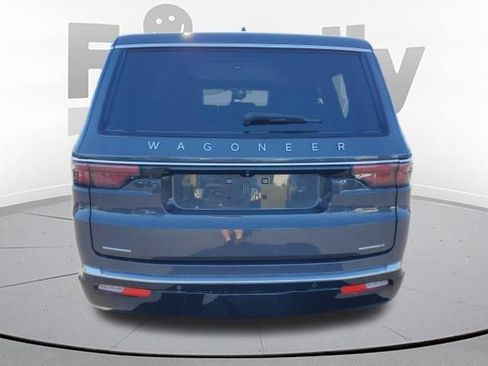 Used 2022 Jeep Wagoneer Series II AWD/4WD image 4