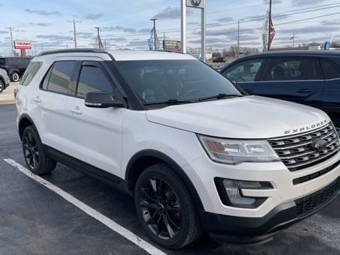 Used 2016 Ford Explorer XLT w/ Equipment Group 202A image 1