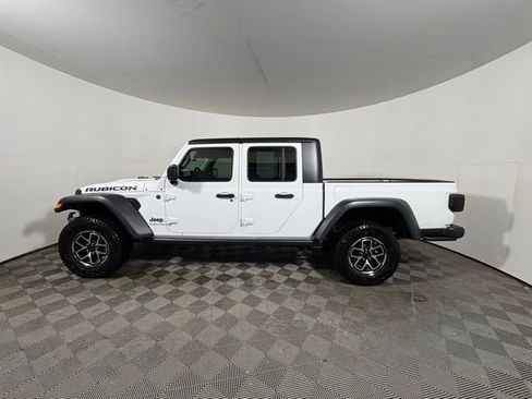 Used 2024 Jeep Gladiator Rubicon w/ Convenience Group image 4