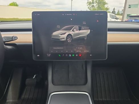 Used 2023 Tesla Model Y Long Range AWD/4WD image 22