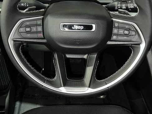 Certified 2023 Jeep Grand Cherokee Laredo image 17