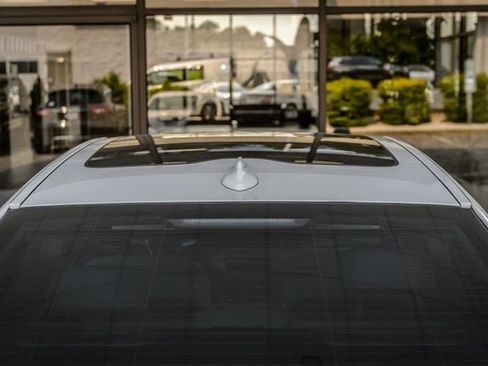 Used 2018 BMW 740i xDrive AWD/4WD image 10