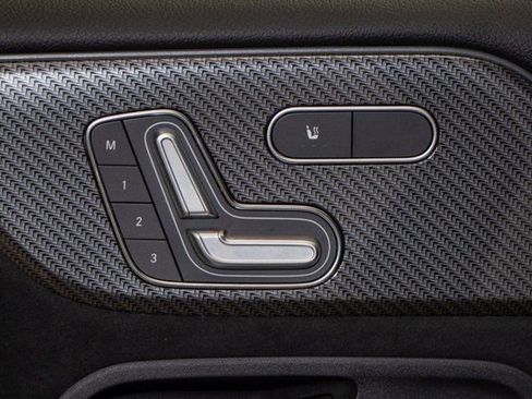 Certified 2023 Mercedes-Benz GLB 250 4MATIC image 14