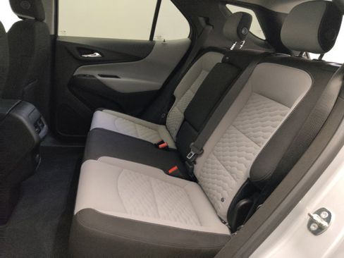 Used 2018 Chevrolet Equinox LT FWD image 18