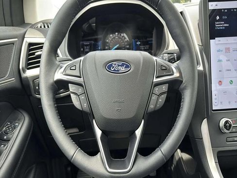 Used 2023 Ford Edge SEL w/ Convenience Package image 16