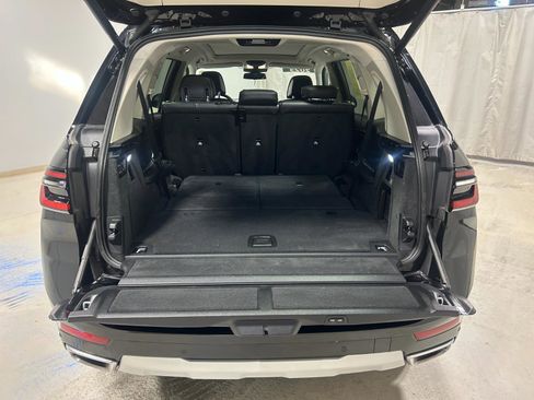 Used 2023 BMW X7 xDrive40i w/ Premium Package image 32
