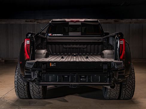 Used 2024 GMC Sierra 3500 Denali Ultimate image 9