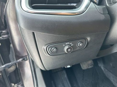 Used 2020 Chevrolet Equinox Premier image 15