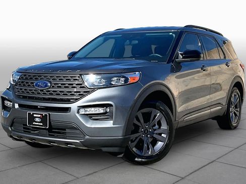 Used 2023 Ford Explorer XLT w/ Equipment Group 202A RWD image 37