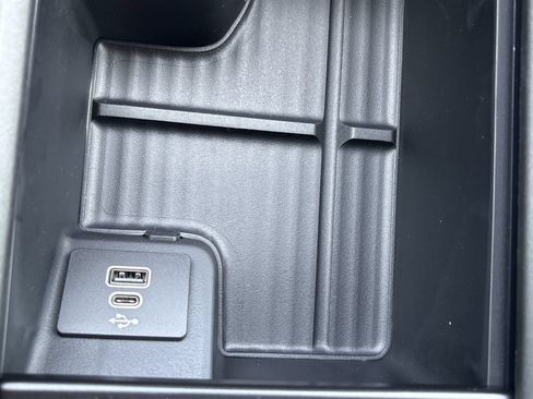 New 2027 Ford Expedition Active RWD image 9