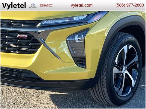 Certified 2024 Chevrolet Trax RS w/ Driver Confidence Package image 6