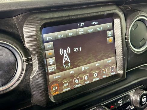 Used 2021 Jeep Wrangler Unlimited Sahara w/ Uconnect 4C Nav & Sound Group AWD/4WD image 15