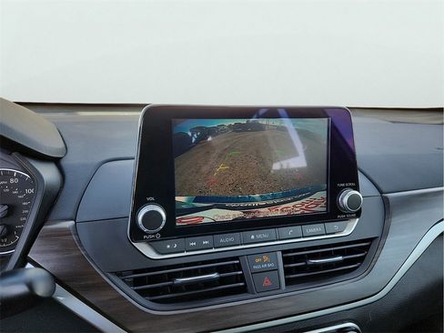 Used 2023 Nissan Altima 2.5 SV image 23