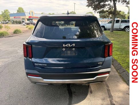 Used 2025 Kia Sorento S w/ Panoramic Sunroof Package AWD/4WD image 8