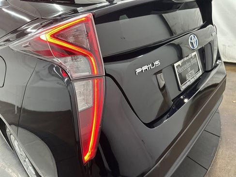 Used 2016 Toyota Prius Two w/ Preferred Accessory Package FWD image 23
