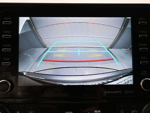 Used 2021 Toyota Highlander XLE image 21