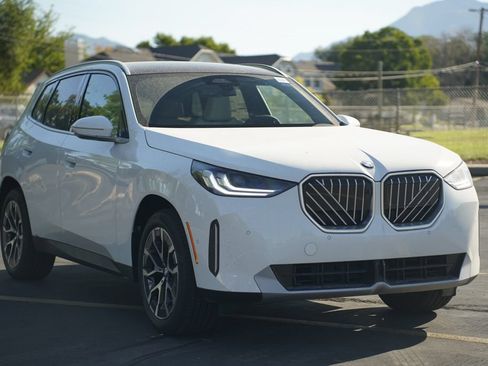 New 2026 BMW X3 xDrive30i w/ Premium Package AWD/4WD image 7