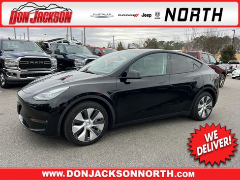 Used 2021 Tesla Model Y Long Range image 1