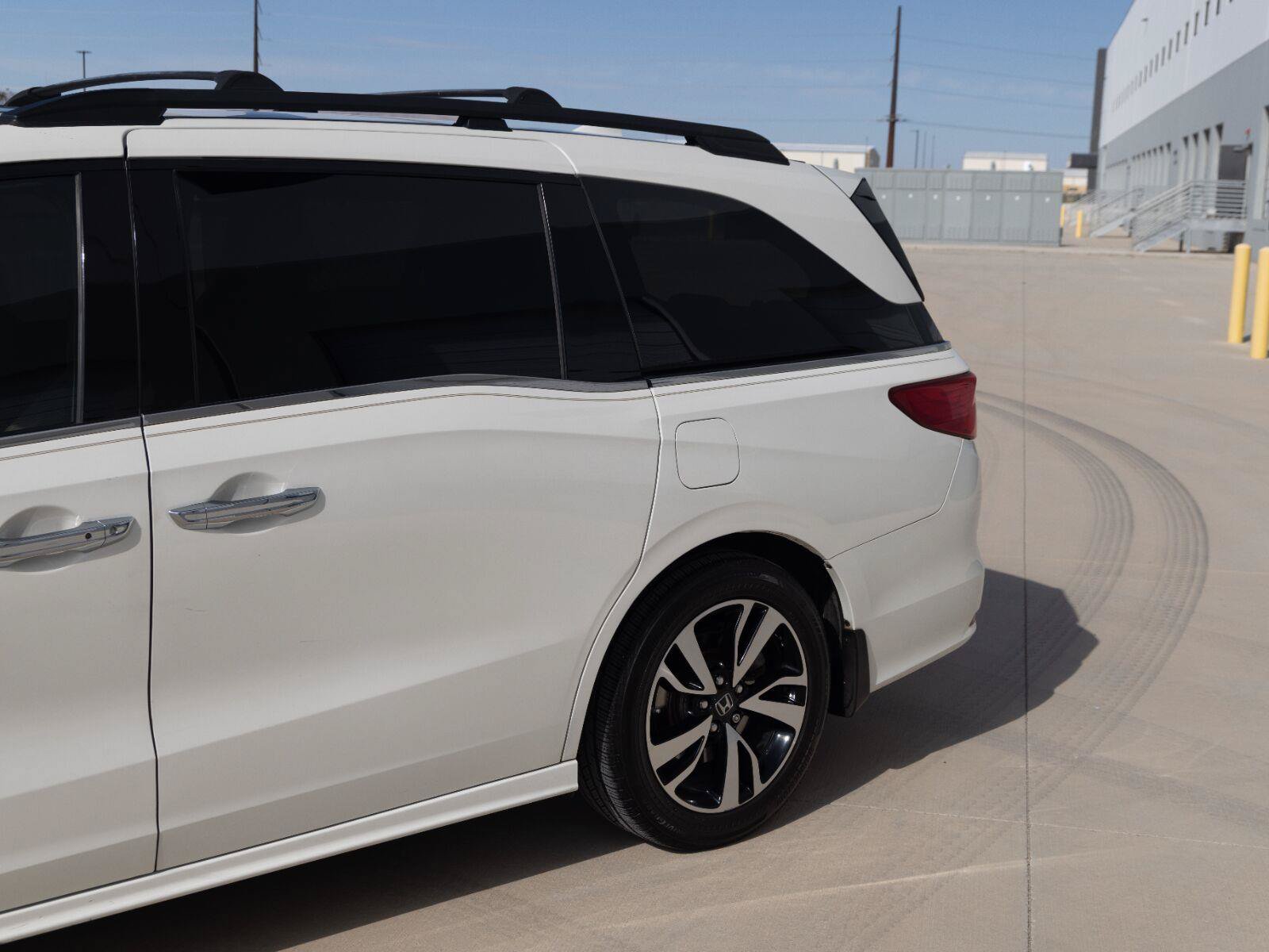 Used 2019 Honda Odyssey Elite image 12
